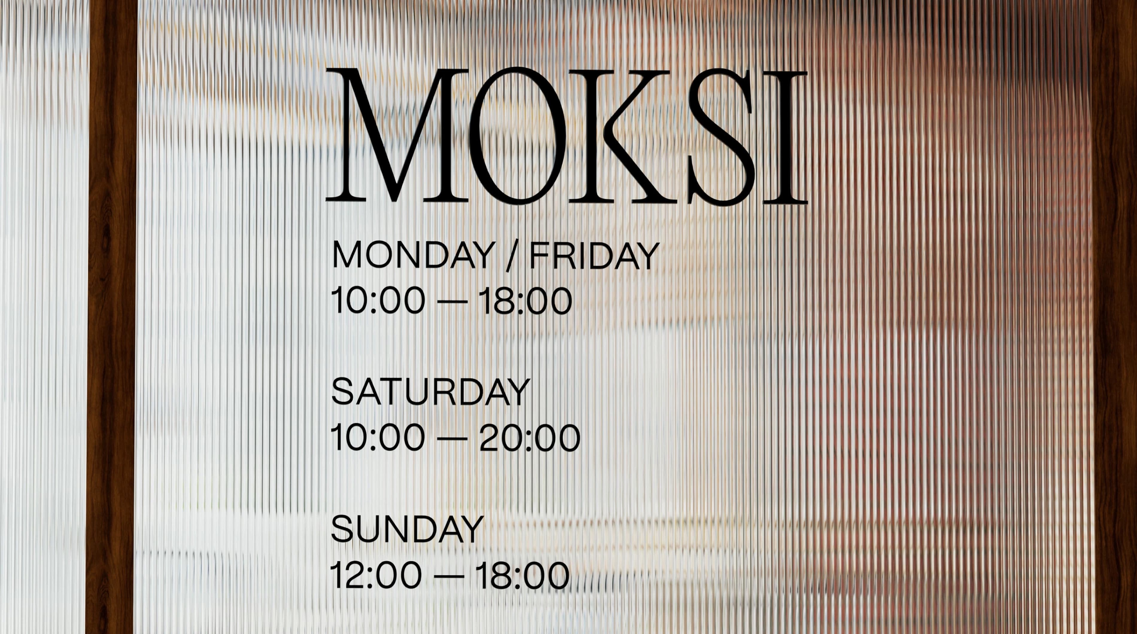 moksi signage
